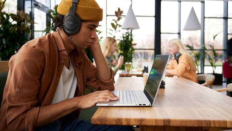 JBL comparte recomendaciones sobre el uso de auriculares para streaming