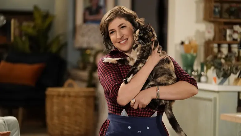 ‘Call Me Kat’, la sitcom protagonizada por Mayim Bialik, se estrena en Warner Channel