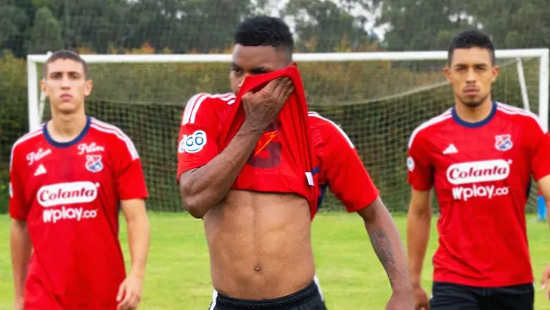 Por primera vez, una marca patrocina el interior de una camiseta de un equipo de fútbol colombiano